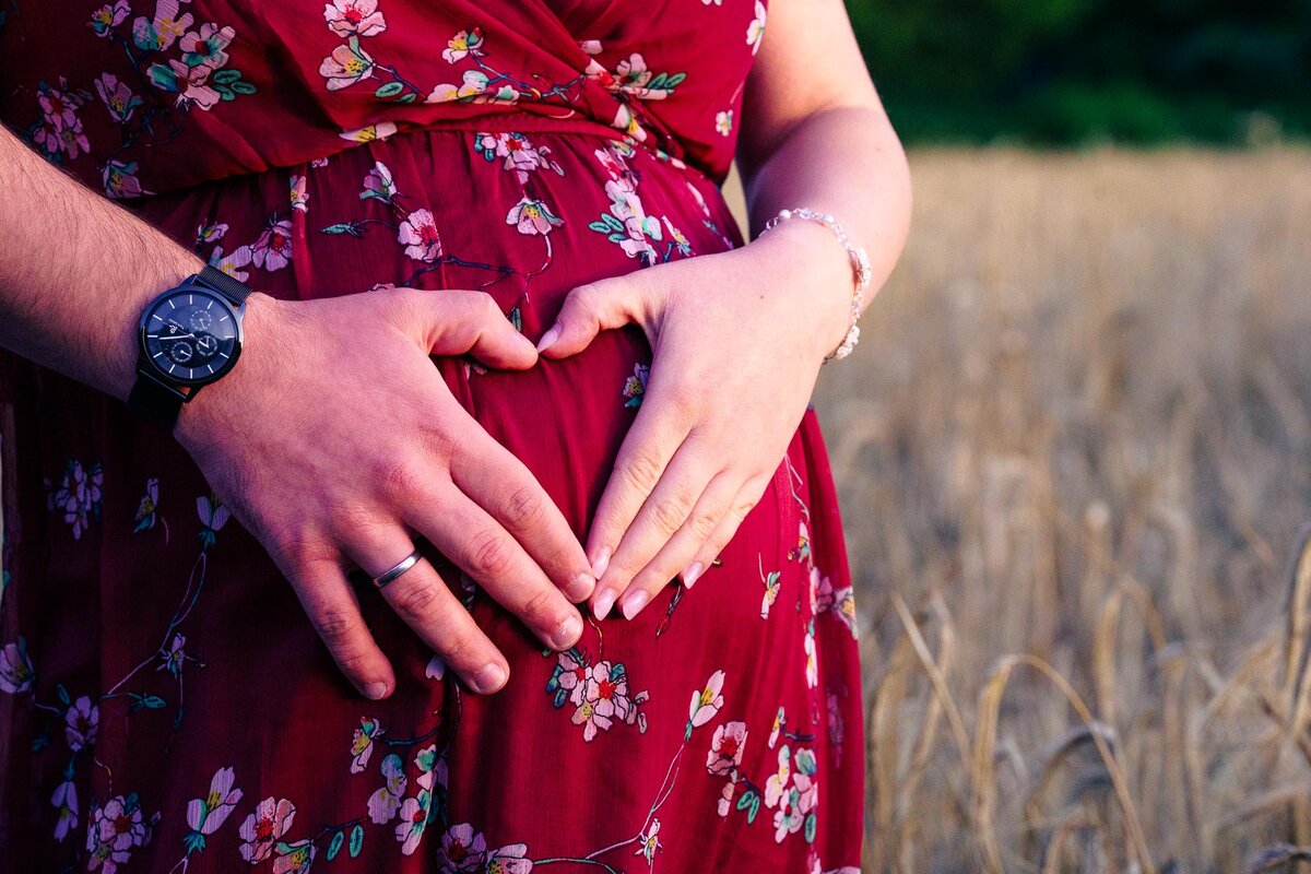 Alexandra und Marvin Babybauch Shooting - Vorfreude